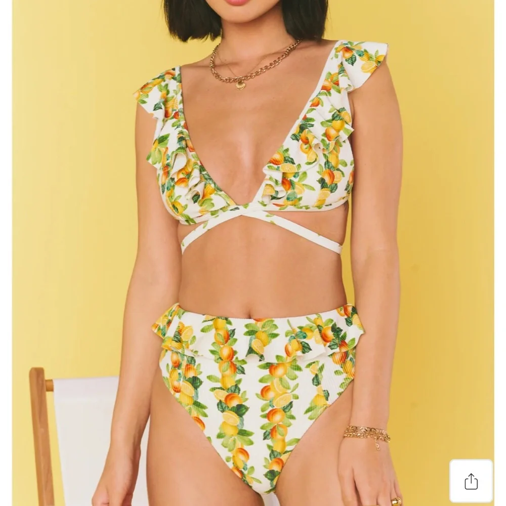 Show me your Mumu bikini! NWT! Small top, medium bottoms! Fits like a small